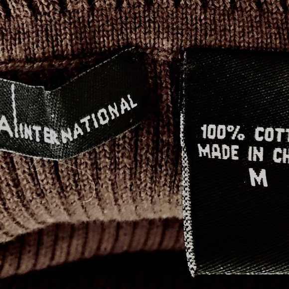 VICTORIA'S SECRET MODA INTERNATIONAL WOMEN'S SLEEVELESS TURTLENECK NWOT TOP Med - Picture 3 of 4